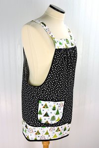 SHIPS FAST Snowflakes and Christmas Trees Pinafore with no ties, relaxed fit smock with pockets fits L/XL/2X, one of a kind holiday apron