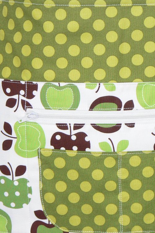 Metro Market Apples waist apron with zipper pocket – handmade utility apron for educators, vendors & craft shows. Fits waists up to 40 inches.