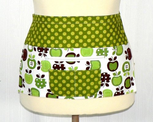 Metro Market Apples waist apron with zipper pocket – handmade utility apron for educators, vendors & craft shows. Fits waists up to 40 inches.