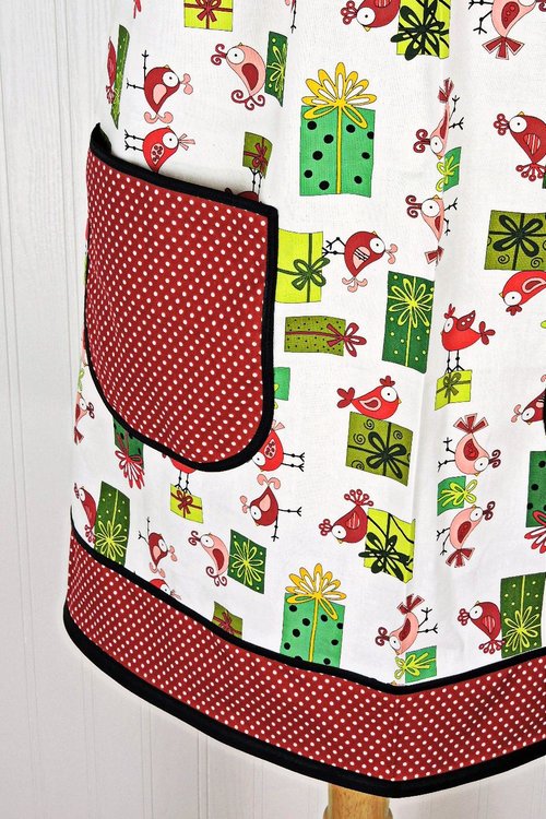 Holiday Tweets Scrapbuster Pinafore with no ties, relaxed fit smock with pockets, Christmas birds apron fits L-XL-2X SHIPS FAST
