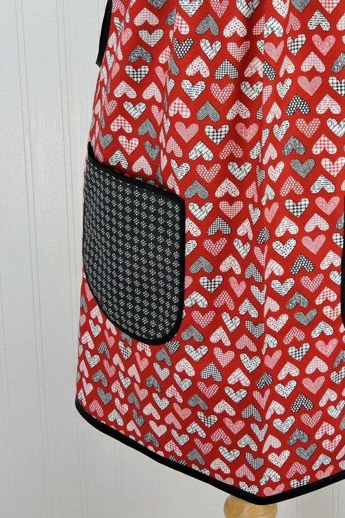 Red Flirt Hearts Valentine Pinafore with no ties, relaxed fit smock with pockets, standard size L/XL/2X, SHIPS FAST