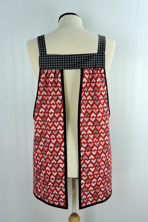Red Flirt Hearts Valentine Pinafore with no ties, relaxed fit smock with pockets, standard size L/XL/2X, SHIPS FAST