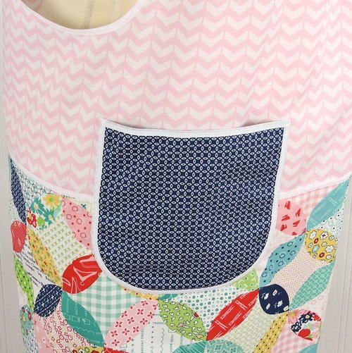 Vintage Happy Scrapbuster Pinafore with no ties (straps go straight over shoulders) relaxed fit smock with pockets, fits L/XL/2X, SHIPS NOW