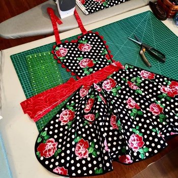 Retro 50s Twirly Skirt Apron (Polka Dots & Roses on black) heart-shaped bib, flirty photo prop, ready to ship gift for her