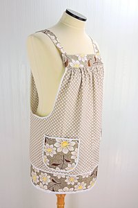 SHIPS FAST~ Cottage Daisies Pinafore Apron, swim-suit cover-up, relaxed fit smock with pockets fits L/XL/2X, ready to ship