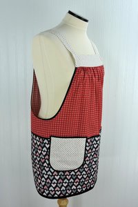 Flirty Hearts Scrapbuster Pinafore with no ties, relaxed fit smock with pockets for Valentine's Day, standard size L/XL/2X, SHIPS FAST