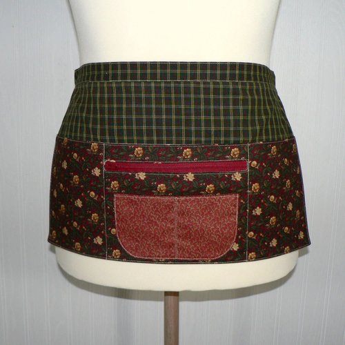 SHIPS FAST~ Country Christmas Multi-Pocket Apron great for servers; vendors; teachers; event planners, Ready to Ship fits waists up to 40"
