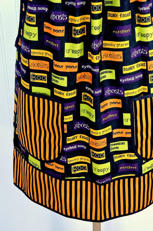 Hocus Pocus Halloween Pinafore Apron with no ties fits L/XL/2X , relaxed fit smock with pockets ready to ship