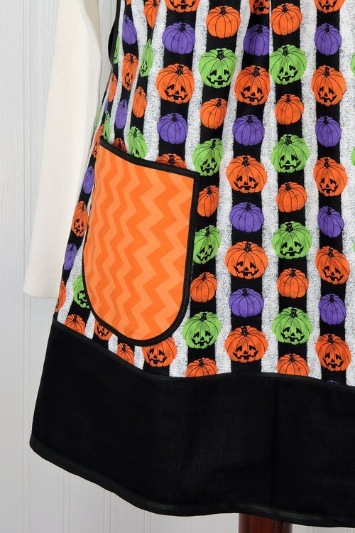 Jack-O-Lanterns Pinafore Apron with no ties, relaxed fit smock with pockets fits L/XL/2X, cute Halloween apron, Ready to Ship