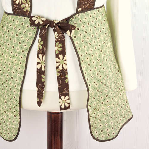 SHIPS FAST~ Grandma's House 50s Style Smock Apron, comfortable relaxed fit apron (H back style doesn't touch neck) last one fits L/XL