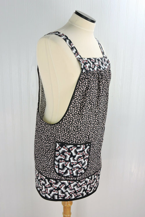Daisies and Roller Skates Pinafore Apron with no ties, relaxed fit smock with pockets, fun hostess apron fits L/XL/2X, ready to ship now
