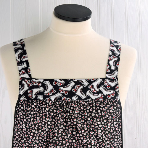 Daisies and Roller Skates Pinafore Apron with no ties, relaxed fit smock with pockets, fun hostess apron fits L/XL/2X, ready to ship now