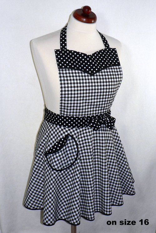 Black Gingham Twirly Skirt Apron, retro 50s circle skirt apron + sweetheart neckline, flirty kitchen apron with pocket, made to order