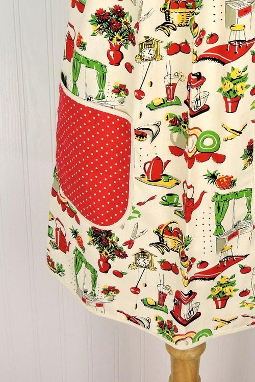 LAST 50s Kitchen Pinafore Apron with no ties (straps go straight over shoulders) relaxed fit smock apron with pockets, ready to ship L/XL/2X