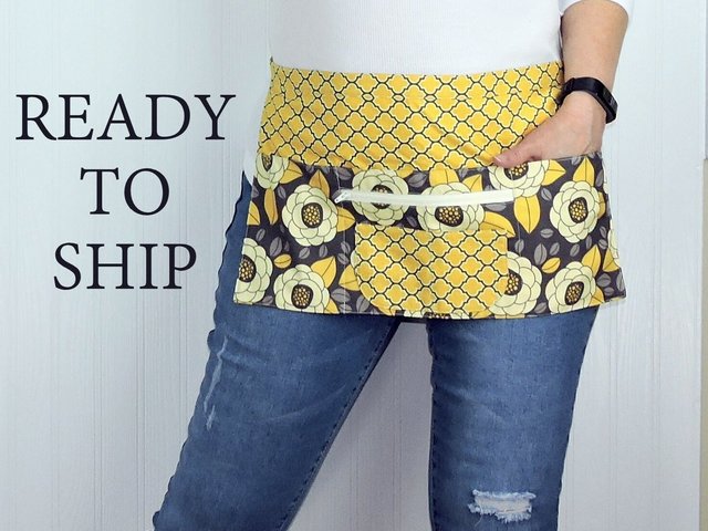 SHIPS FAST~ Granite Bloom Multi-Pocket Apron with zipper pocket fits waists up to 40 inches, delightful ready to ship gift for her