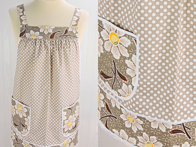 SHIPS FAST~ Cottage Daisies Pinafore Apron, swim-suit cover-up, relaxed fit smock with pockets fits L/XL/2X, ready to ship